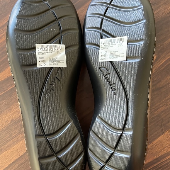 Clark’s Slip On Shoes, Size 8 1/2 M. Never worn! - Picture 6 of 7